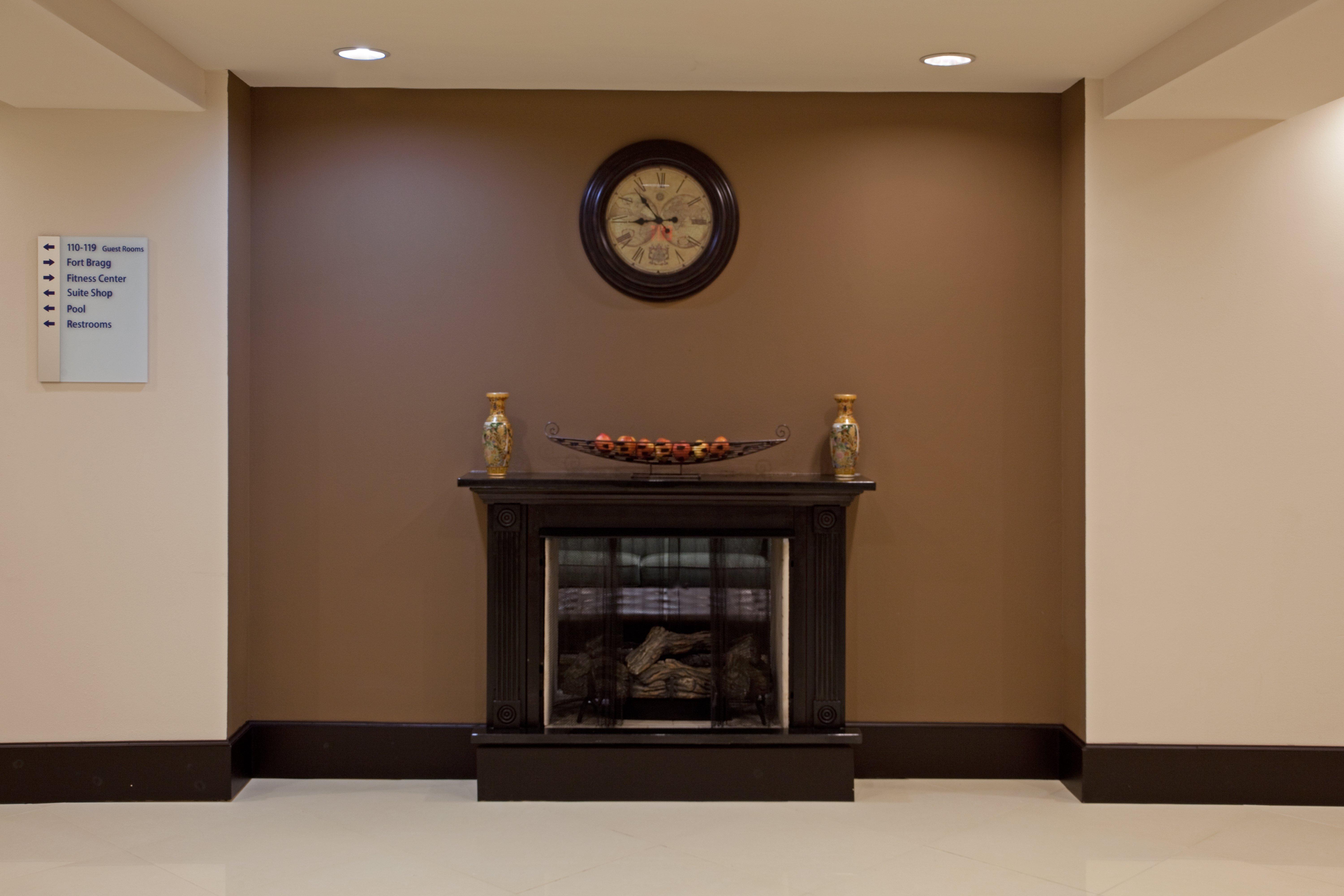 Express & Hope Mills-fayetteville Airport By Ihg Hotel