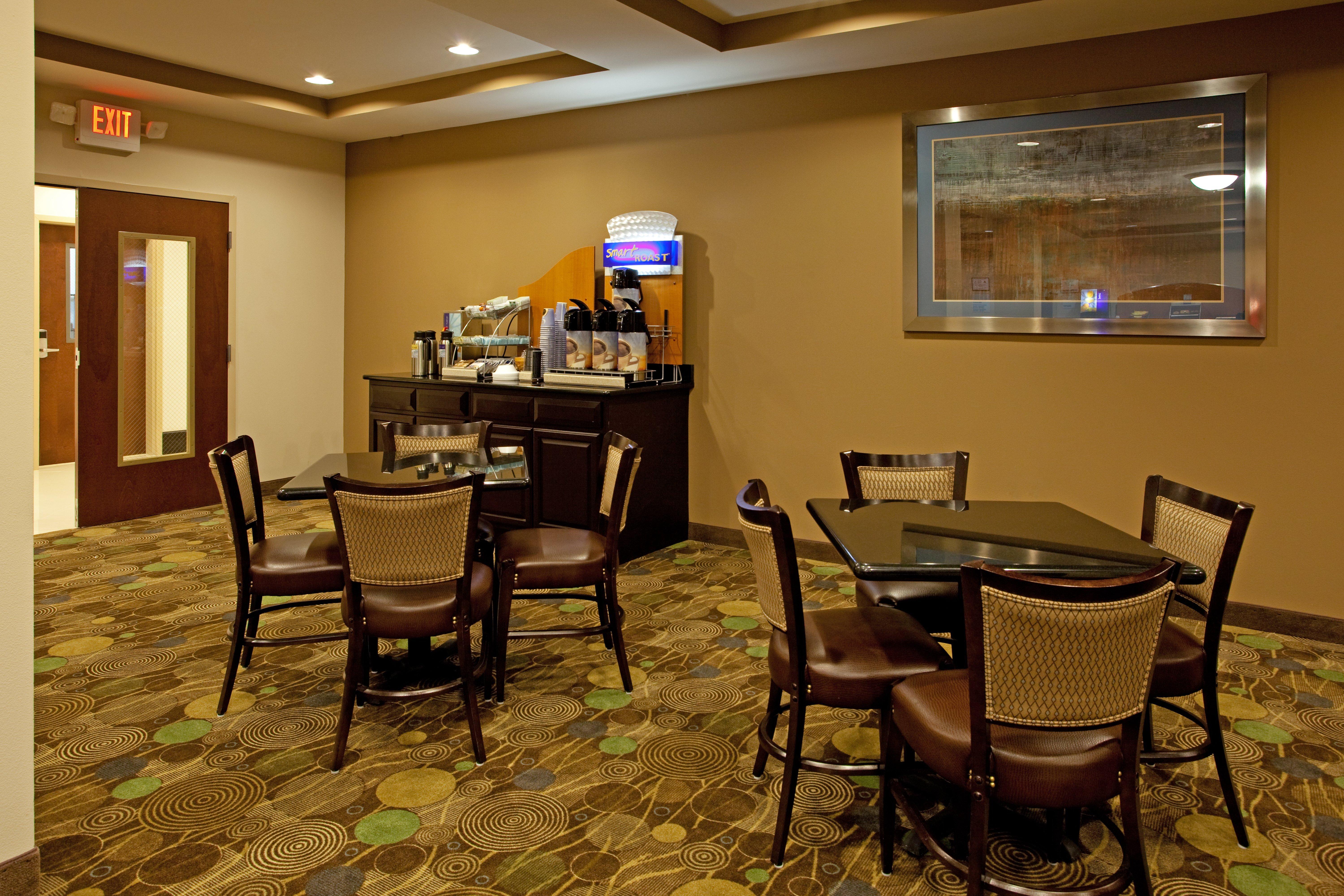 Express & Hope Mills-fayetteville Airport By Ihg